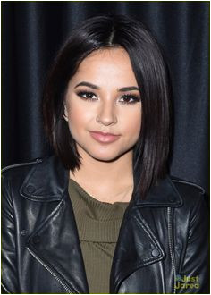 becky g power rangers helmet yellow 01 Becky G Power Ranger Becky G Hair