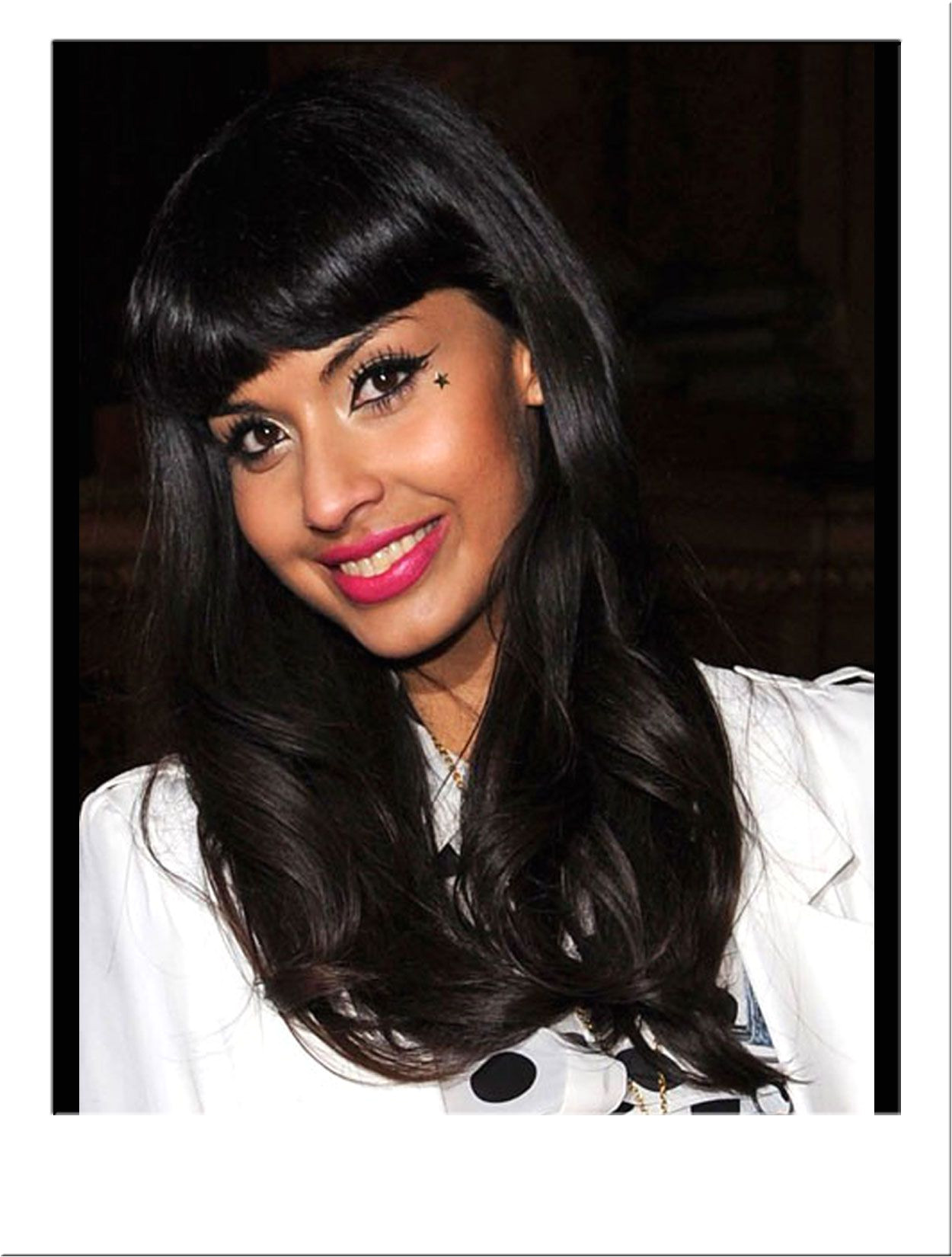 Jameela Jamil Retro Fashion Wig Inspired by Jameela Jamil s retro hairstyle This 1940 s style wig features long black hair lengths with vintage waves and