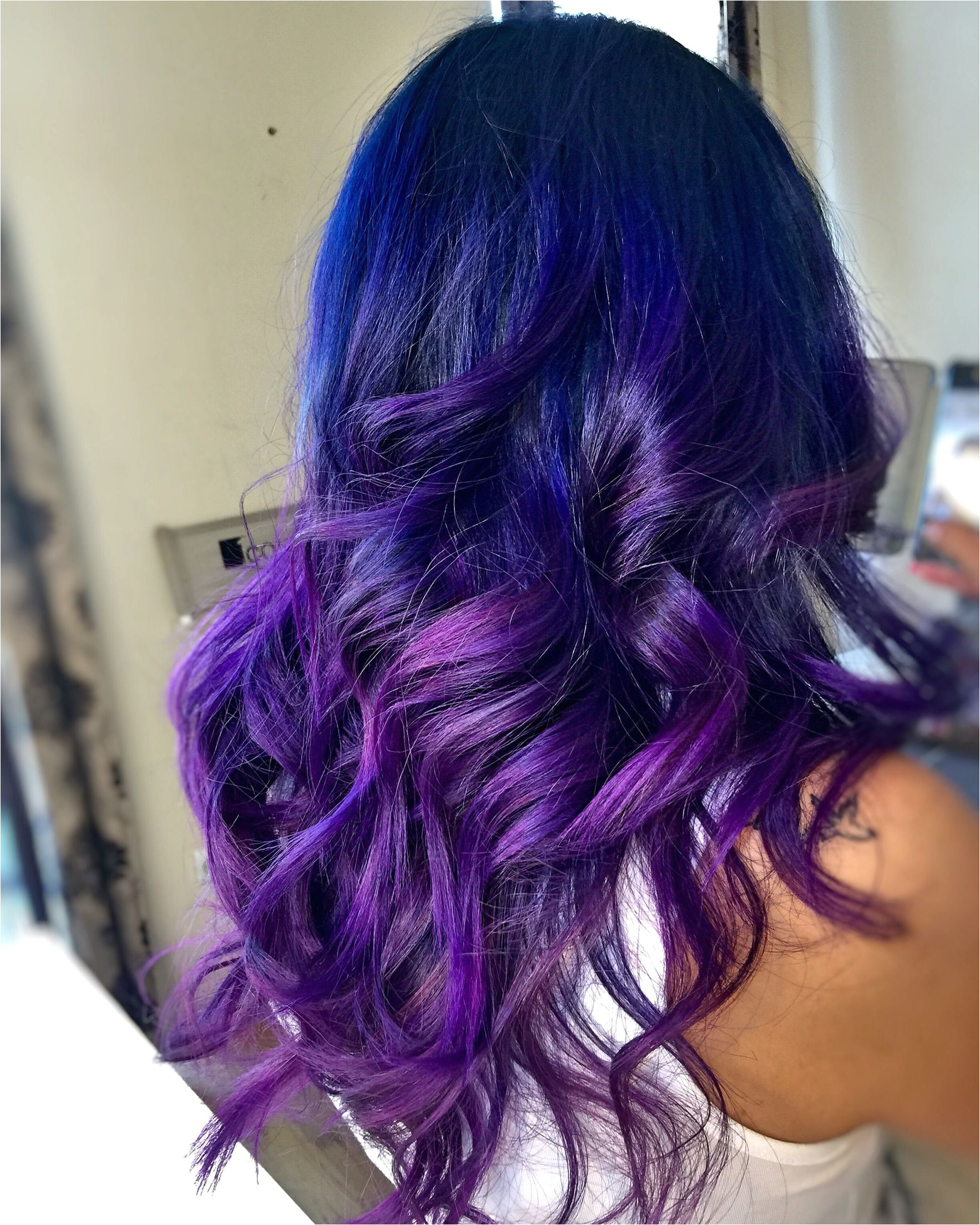 colomelt Hair color violet blue
