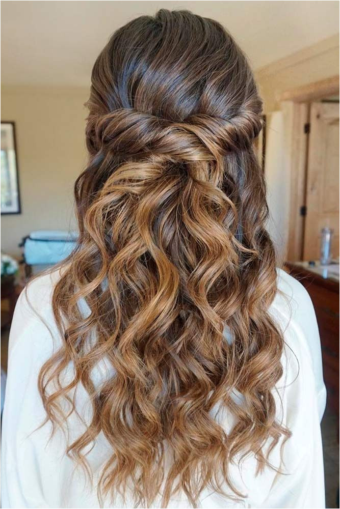 Amazing Graduation Hairstyles for Your Special Day â See more glaminati