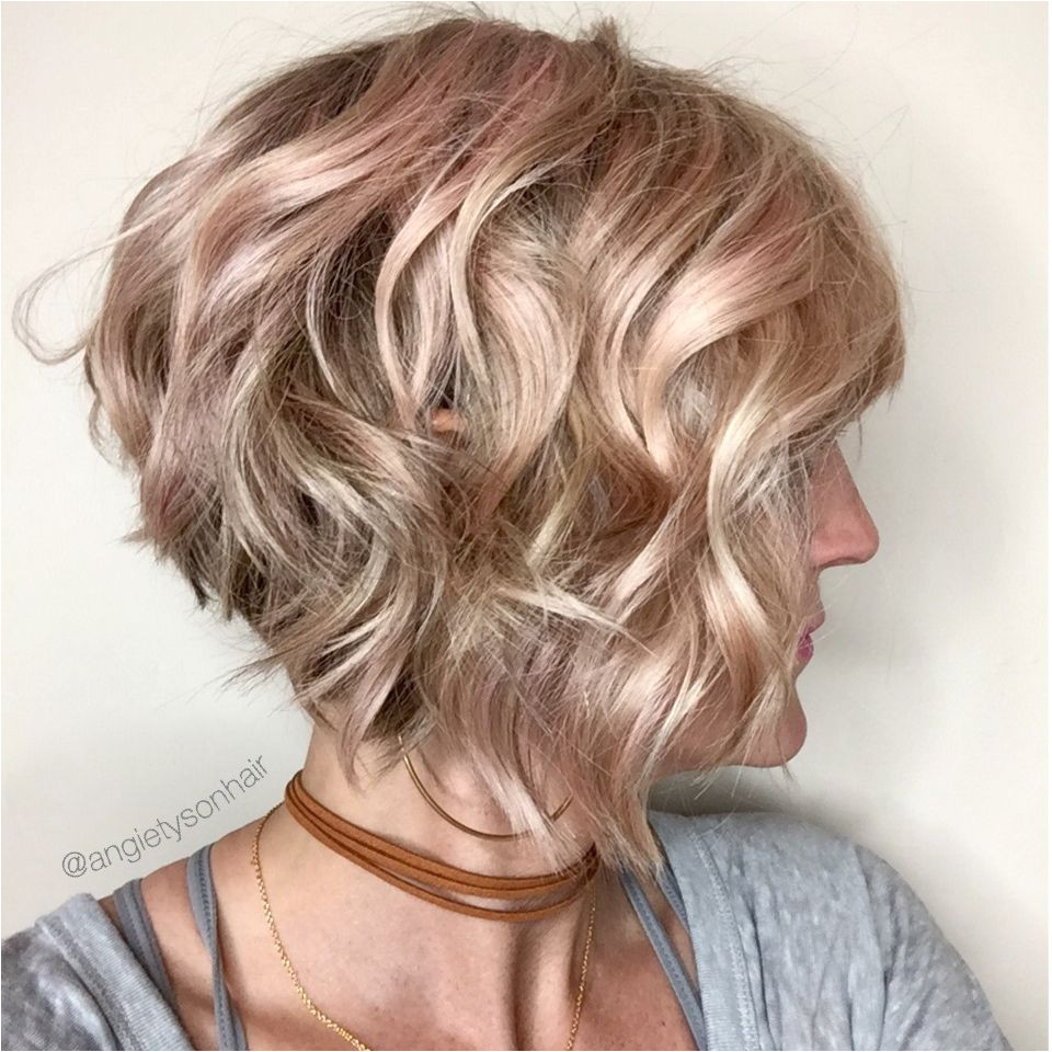 Wavy inverted bob with a hint of pink