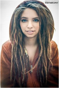 Pix For Dreadlock Styles For Caucasian Women Dreadlocks Frauen Dreadlock Frisuren Nasen Piercing