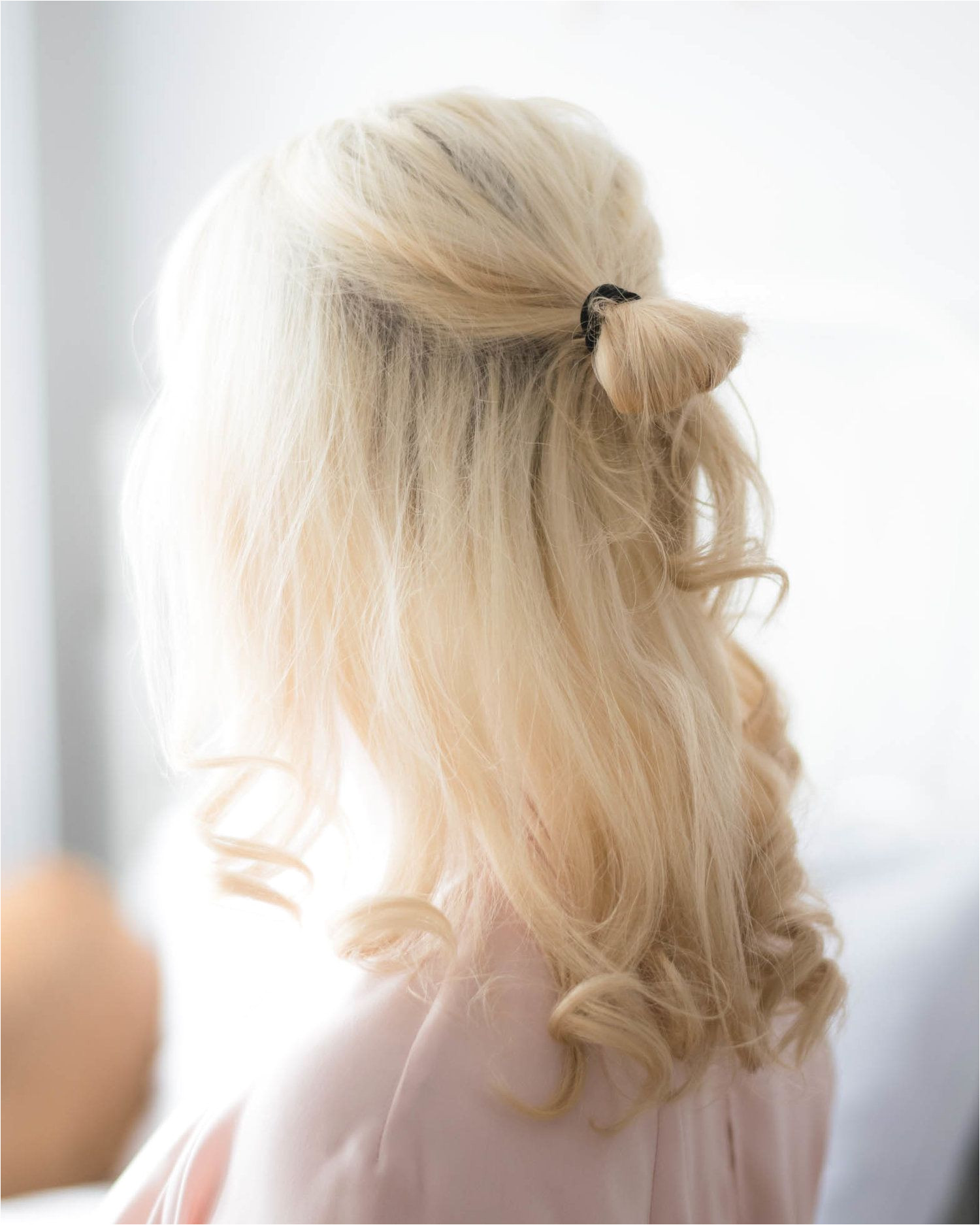Save this pin and click through for more details 3 Easy Hairstyles You Can Do in Under 5 Minutes