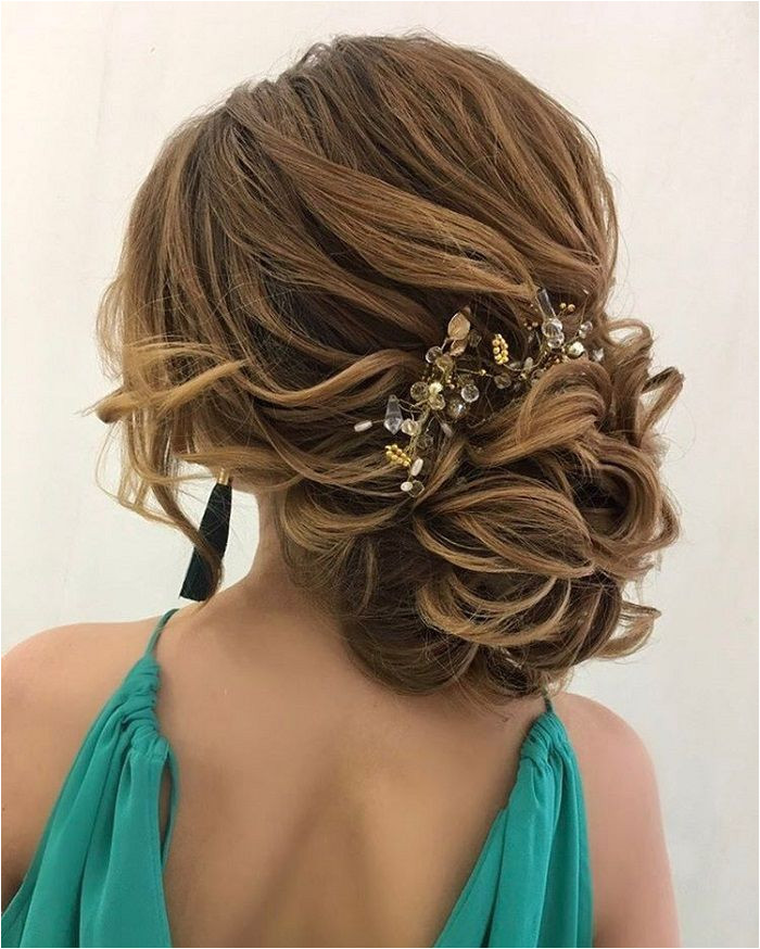 Drop dead gorgeous loose messy updo wedding hairstyle for you to inspired Today s beautiful wedding hairstyles are the hottest bridal beauty trends