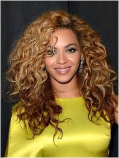 11 Curly Hairstyles Hot Celebrity Curly Hair Ideas Cosmopolitan Beyonce Hairstyles Beyonce Curly