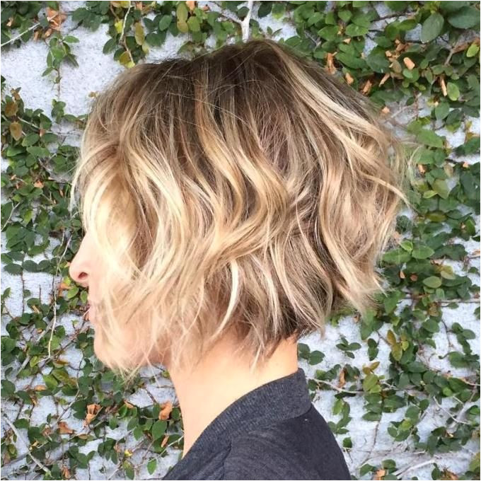 Wavy Messy Bob