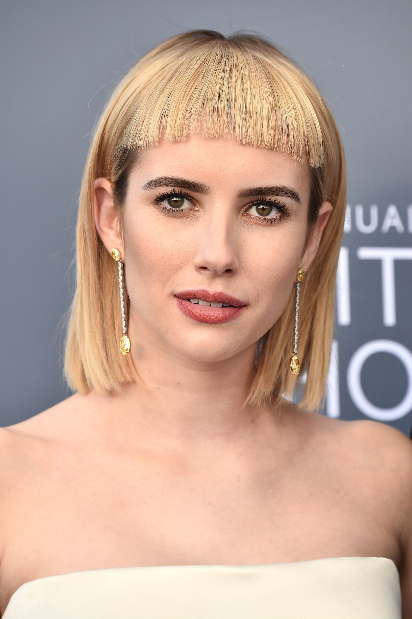 emma roberts haircuts with bangs