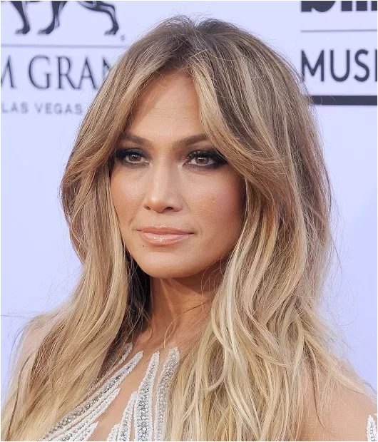 Jennifer Lopez Chopped Her Hair f Love this cut and style