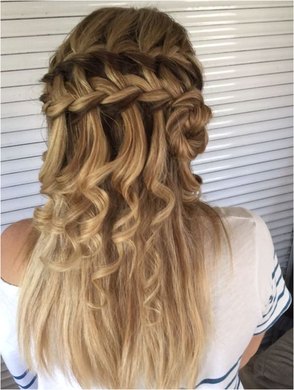 Twisted Knot in a Waterfall Braid