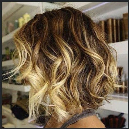 Long Bob Haircut surfer chick Dip Dye = effortless appeal Not the best suited for rounder faces H x