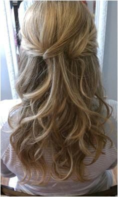 easy thin half up half down weddinghairstyleshalfuphalfdown