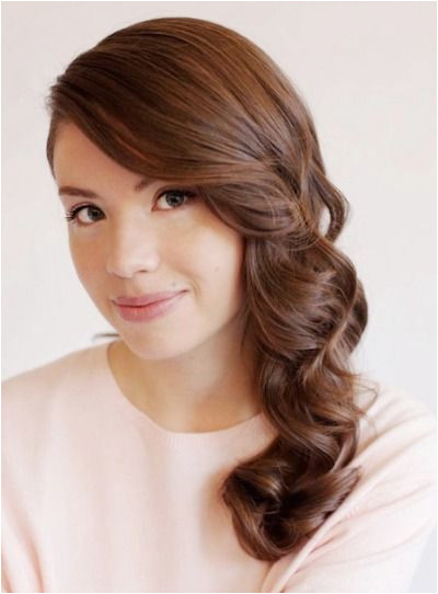 Let your hair down for any fancy event with this quick and easy curly hairstyle perfect for a glam fall night