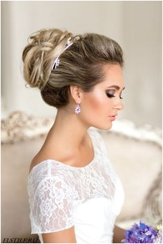 e one e all to see the most glamorous wedding hairstyles of all from