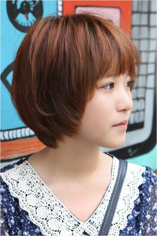 Sweet Layered Short Korean Hairstyle Side View of Cute Bob Cut