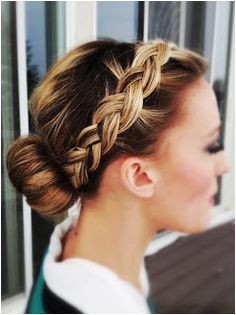 25 Easy Hairstyles With Braids