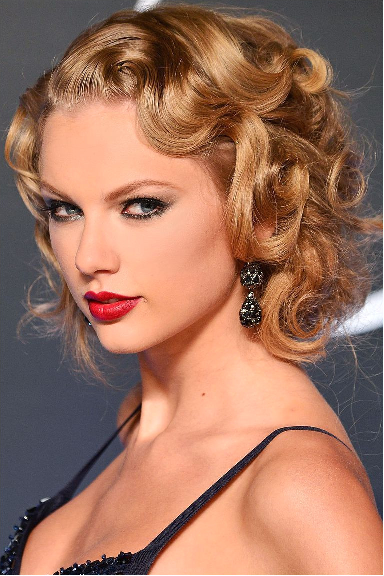 32 Celebrity Curly Hairstyles We Love Taylor Swift Swift plays the retro role with a head of silky smooth pin curls