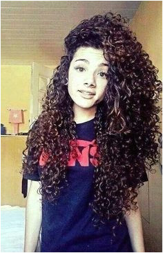 15 Ultra Chic Long Curly Hairstyles for Women