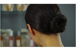 How to Do a Tight Military Bun 7 Steps