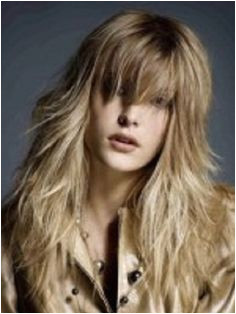 Long Shag Haircut with Bangs Monse Ferreyra · 70 s and 80 s hairstyles