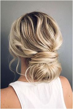 25 Chic Rehearsal Dinner Hairstyles