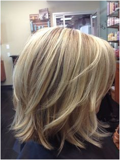 Trendy Medium Layered Hairstyles Easy Everyday Need darker but highlights are nice