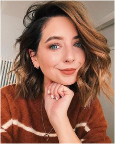 Hair Inspo Hair Inspiration Short Brunette Hair Short Dark Hair Gorgeous Hair Youtubers Zoe Sugg Hairspray Pretty Hairstyles