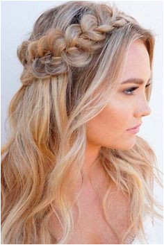 18 Nice Holiday Half Up Hairstyles for Long Hair