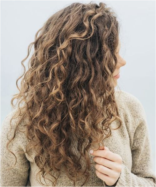 Best Long Curly Hairstyles 2018 to Make You Pretty and Stylish