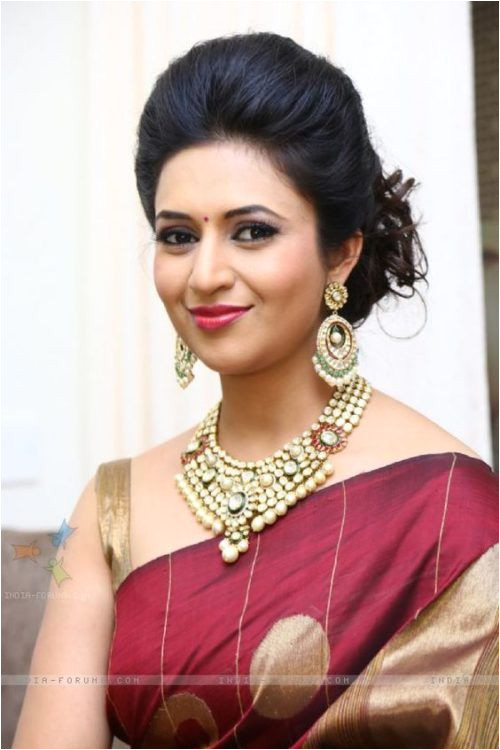 Juda hairstyle by Divyanka Tripathi