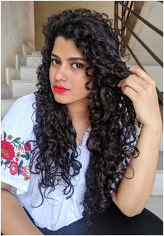 40 Gorgeous Volumes of Long Curly Hairstyles for Women 2018 Browse through these fantastic ideas of voluminous long curly hairstyles worn by the