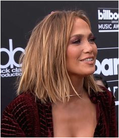 Deborah Praha Jennifer Lopez · Lob Hairstyle