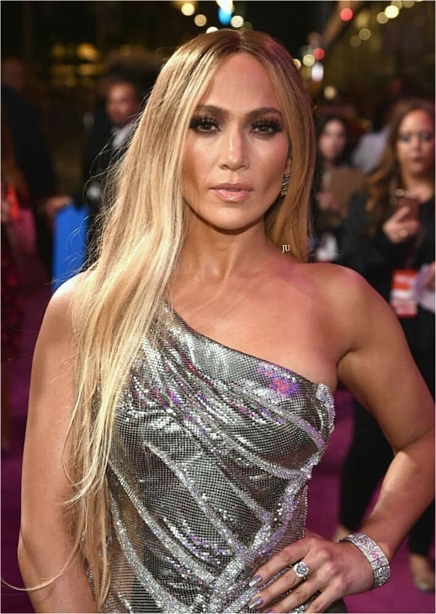Jennifer Lopez blonde hair and smokey eye makeup look at the MTV Vma s JLO
