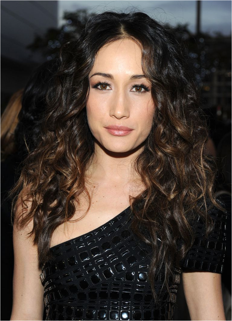 curly hairstyles maggie q 56a080e45f9b58eba4b111c9