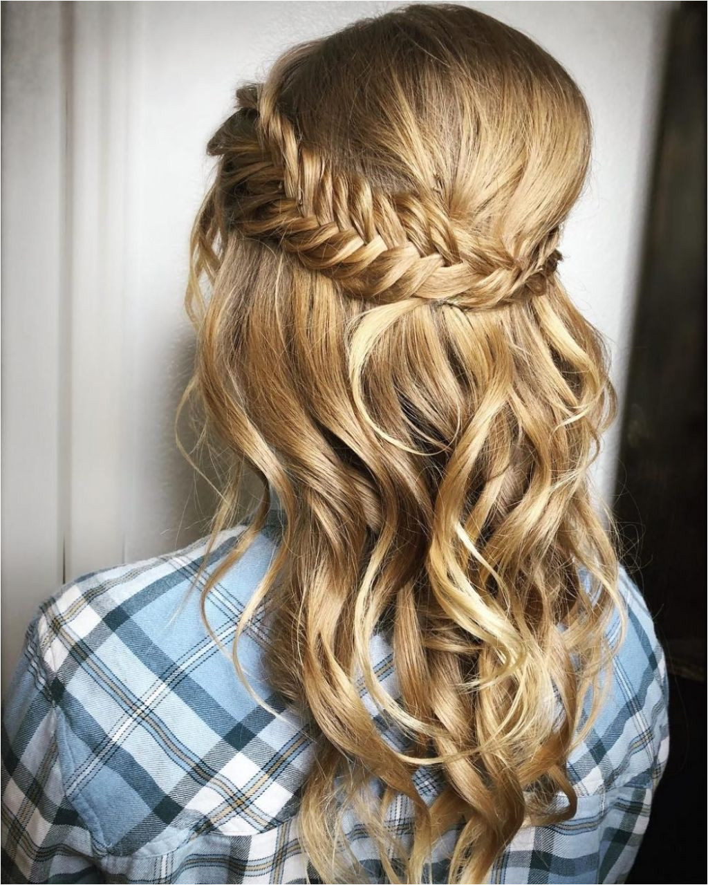 Prom hairstyles for long hair half up half down to an idea how to create prom hairstyles 20
