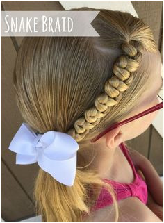 Quick and easy snake braid hair tutorial Perfect for girls and women wanting to change up the same old ponytail Loving this hairstyle that looks fancy but