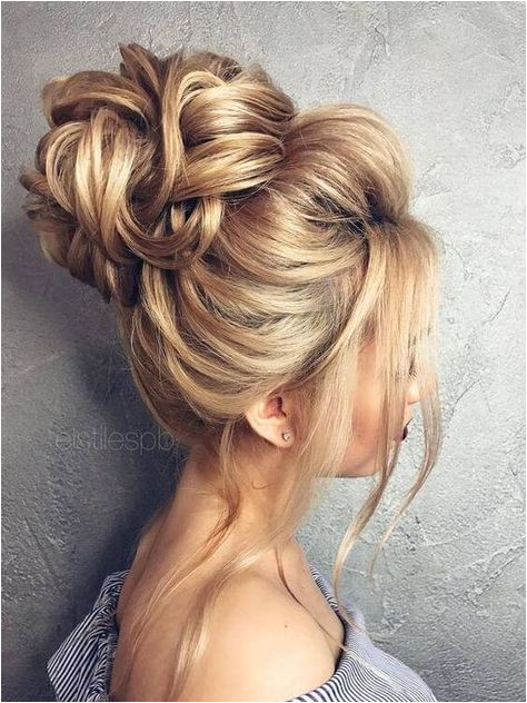 30 Chic Messy Bun Hairstyles