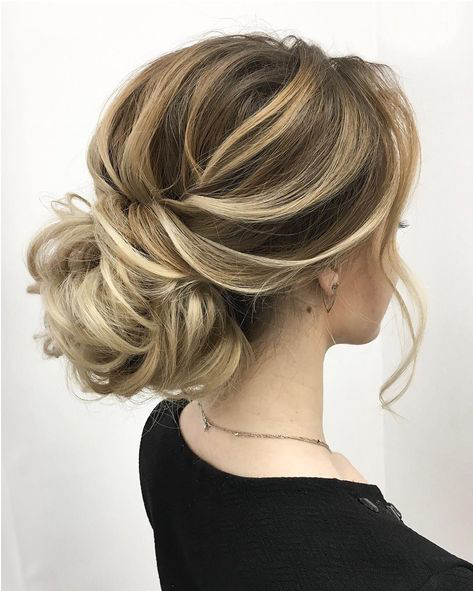 Textured wedding updo hairstyle messy updo wedding hairstyles chignon messy updo hairstyles bridal updo wedding weddinghair weddinghairstyles