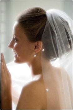 I m not crazy about veils like at all but I might be with this hairstyle and attachment point