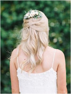 17 Gorgeous Half Up Half Down Wedding Hairstyles