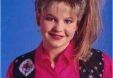 90 S Hairstyles Bangs D J Tanner S Frosted Side Ponytail Early 90s Fashion