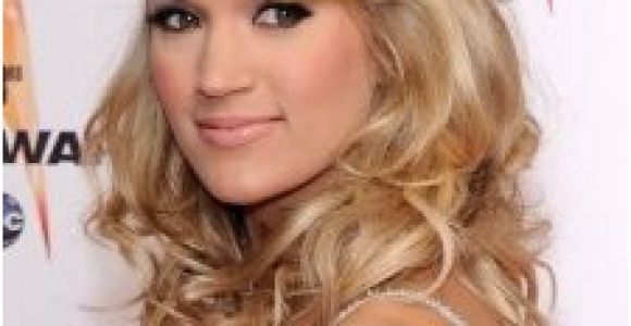 Carrie Underwood Hairstyles Half Updos Carrie Underwood Half Updo with Hump Carrie Pinterest