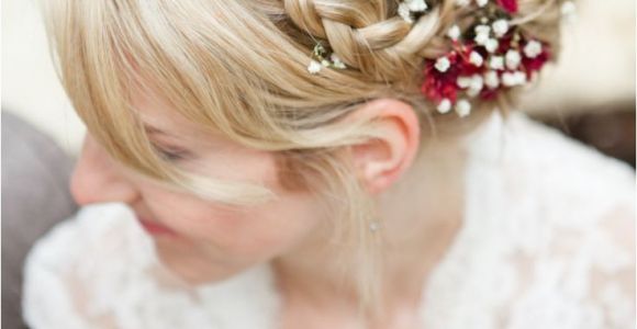 Flower In Hair Wedding Hairstyles 14 Bridal Hair Flowers with Wow Factor Bridal Hairstyles