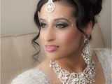 Hairstyles In Indian Wedding Indian Bridal Makeup Wear Hairstyles Dresses Jewellery