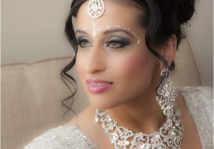 Hairstyles In Indian Wedding Indian Bridal Makeup Wear Hairstyles Dresses Jewellery