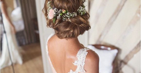 Wedding Hairstyles with Fresh Flowers Wedding Hairstyles 15 Fab Ways to Wear Flowers In Your